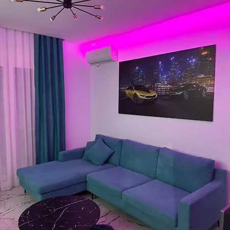 The Luxe 22