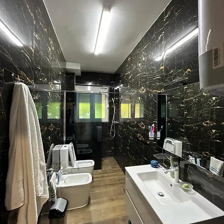 The Luxe 22 Apartment *